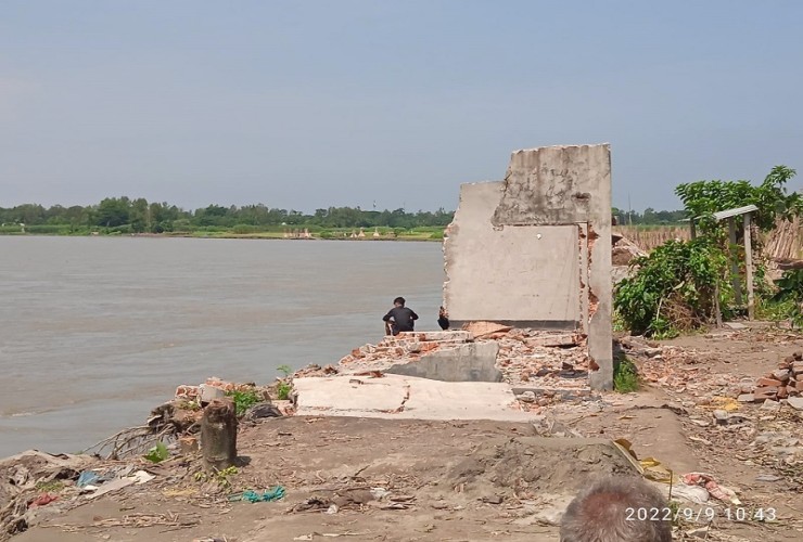 মুন্সীগঞ্জে পদ্মার ভাঙ্গনে ২ শতাধিক বসতভিটা বিলীন