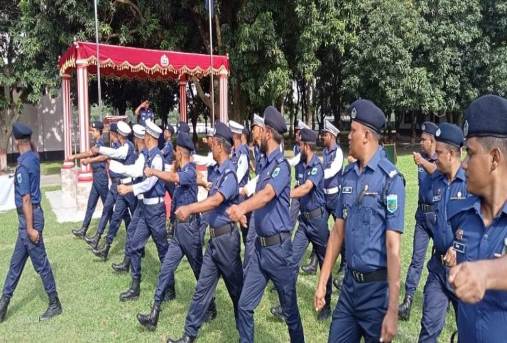 চাঁপাইনবাবগঞ্জে জেলা পুলিশের মাস্টার প্যারেড অনুষ্ঠিত