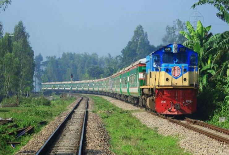 ২৬ ঘণ্টা পর ঢাকা-ময়মনসিংহ রেলপথে ট্রেন চলাচল শুরু