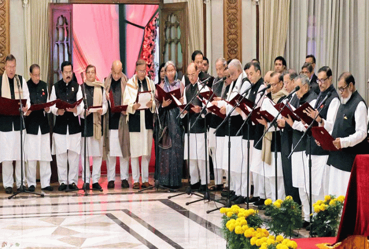 আকার বাড়ছে মন্ত্রিসভার, আসছে নতুন মুখ