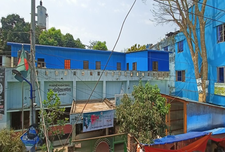 নবীনগরে সাব রেজিস্টার অফিসের সরকারি জায়গায় ঘর নির্মাণের অভিযোগ